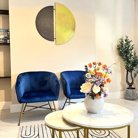 Central Winchester Serviced Apartments Bagian luar foto