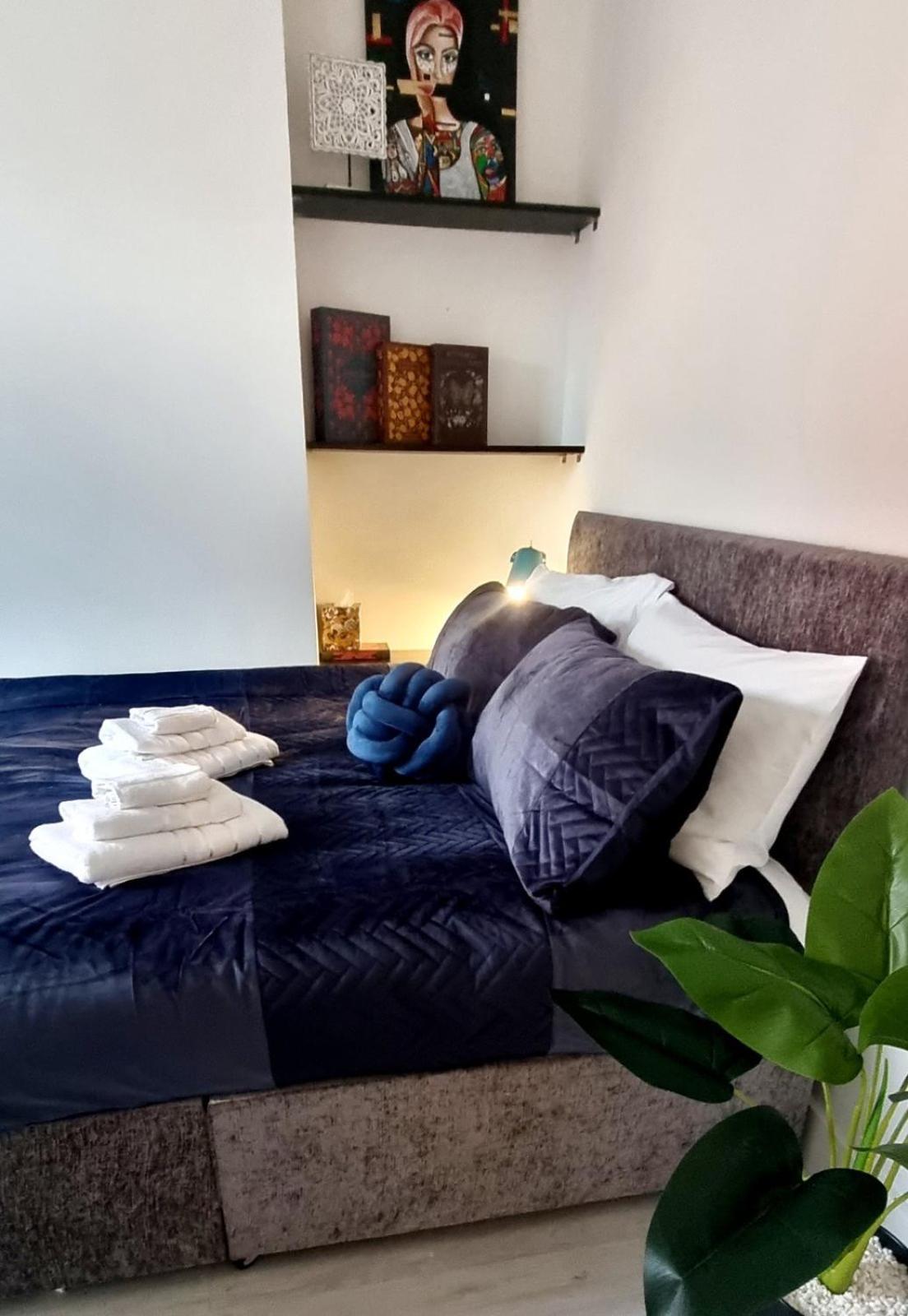 Central Winchester Serviced Apartments Bagian luar foto